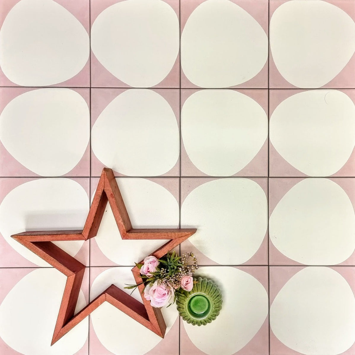 Home Pebble Beach Pink Pattern Tile 20cm x 20cm