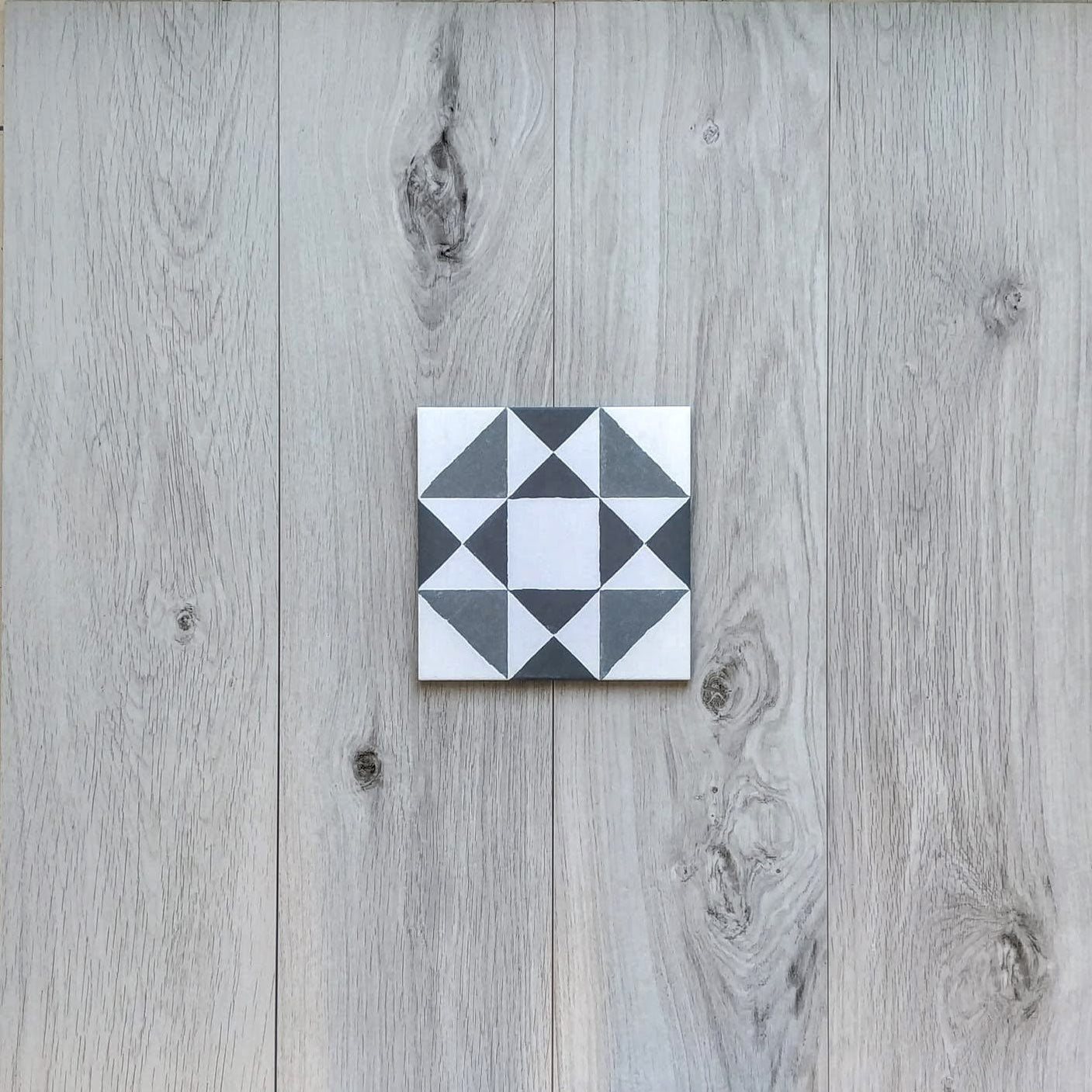 Maison Grey Victorian Decor Tile 20 x 20cm — Artisan Tile Company
