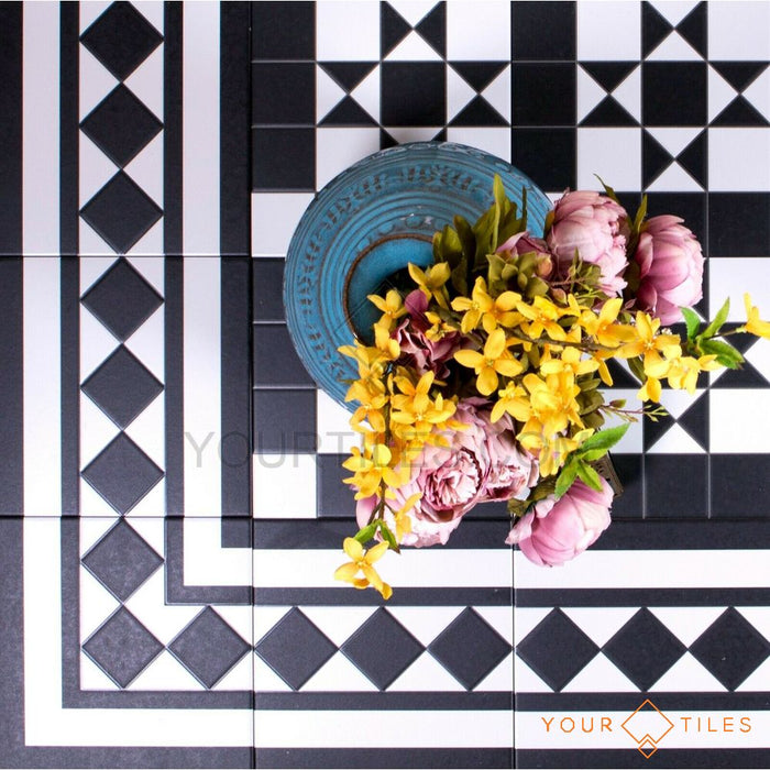 Sloane Square Black Tile | Corner Tile | 25cm x 25cm FULL CORNER SAMPLE