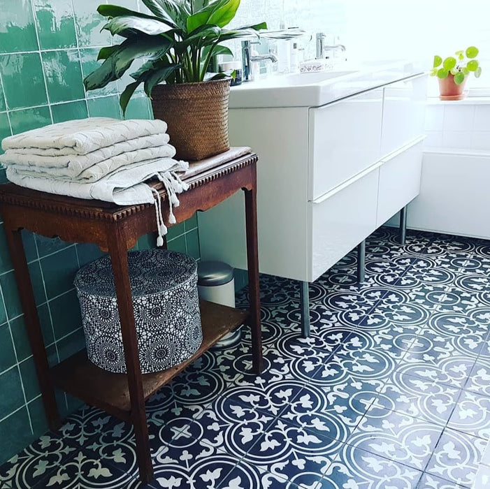 Paris Black Victorian Porcelain Hallway Tiles FULL TILE SAMPLE